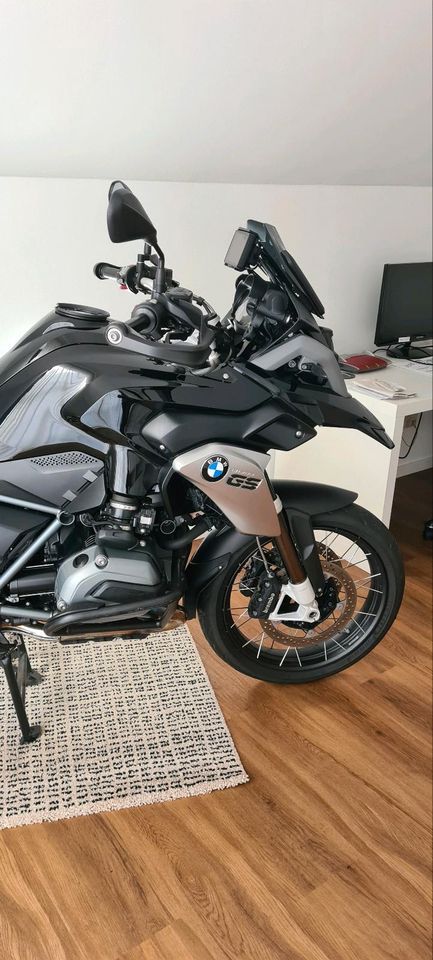 BMW R 1200 GS Triple Black VOLL / REIFEN NEU wenig km in Attendorn