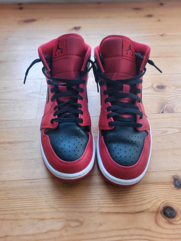 Nike Sneaker Jordan 1 rot schwarz,  Gr 42,5/8 kaum getragen in Quickborn
