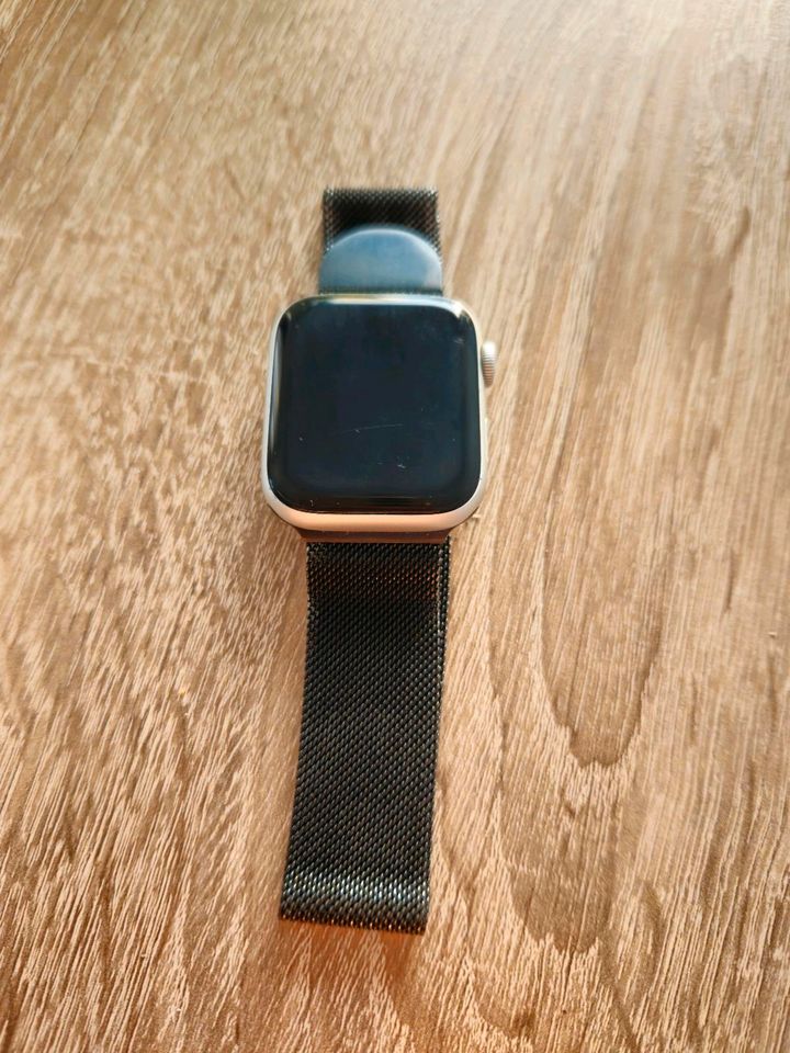 AppleWatch Serie 4 LTE 44 mm in Nürnberg (Mittelfr)