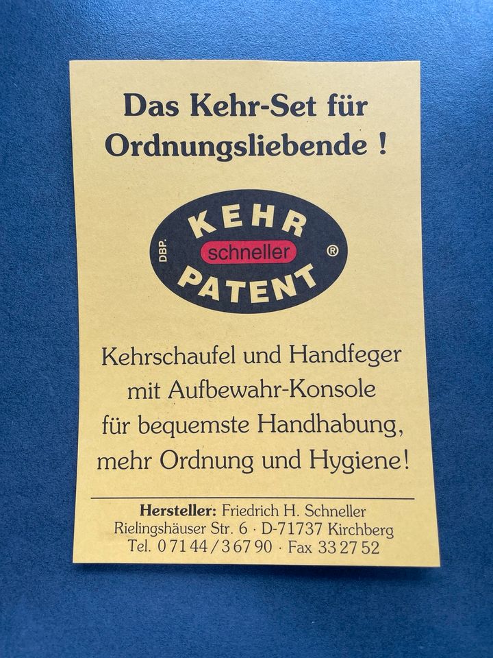 Hochwertiges Set aus Kehrblech und Handfeger mit Wandhalterung. in Wernau