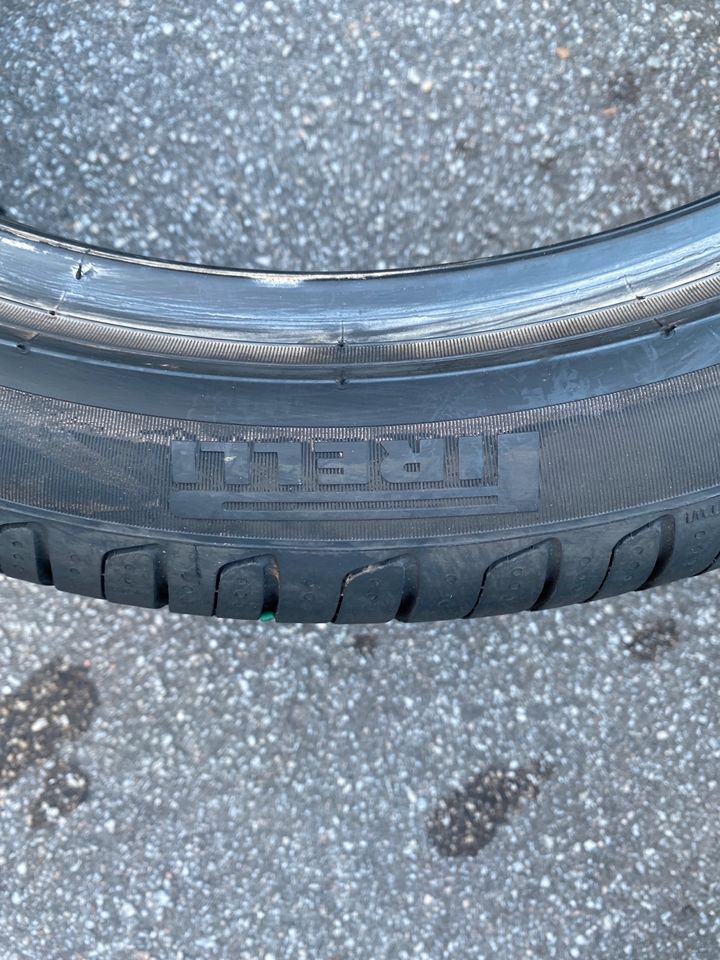 2x Sommerreifen Pirelli 235/40 R19 96W 6,5mm in Deggendorf