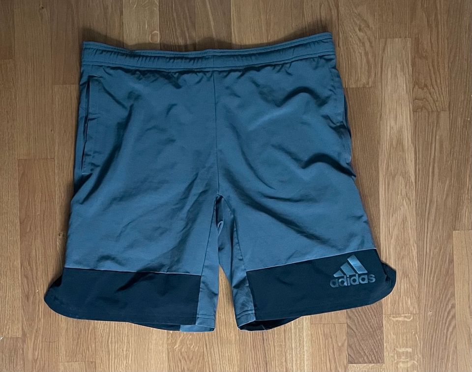 Adidas Shorts kurze Hose grau S no Nike peso lfdy in München