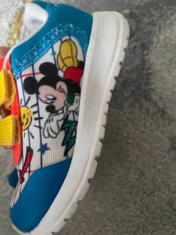 Mickey Mouse Schuhe 22 junge Mickey Maus in Rüsselsheim