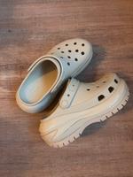 Crocs Mega Crush beige Köln - Nippes Vorschau
