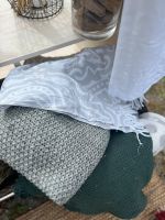 Decke Strick grau Grobstrick und Baumwolle weiß grau mit Fransen Bayern - Hohenau Vorschau