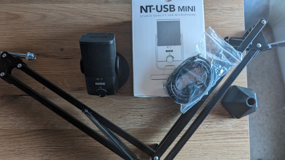 RODE NT-USB Mini Mikrofon + Tischarm in Lindhorst