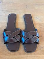 H&M Sandalen / Schlappen, braun, geflochten München - Bogenhausen Vorschau