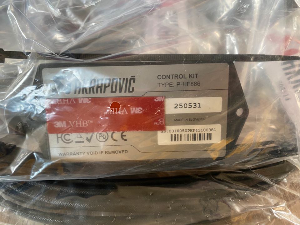 AKRAPOVIC Mercedes C63 AMG Control Kit NEU in Inchenhofen