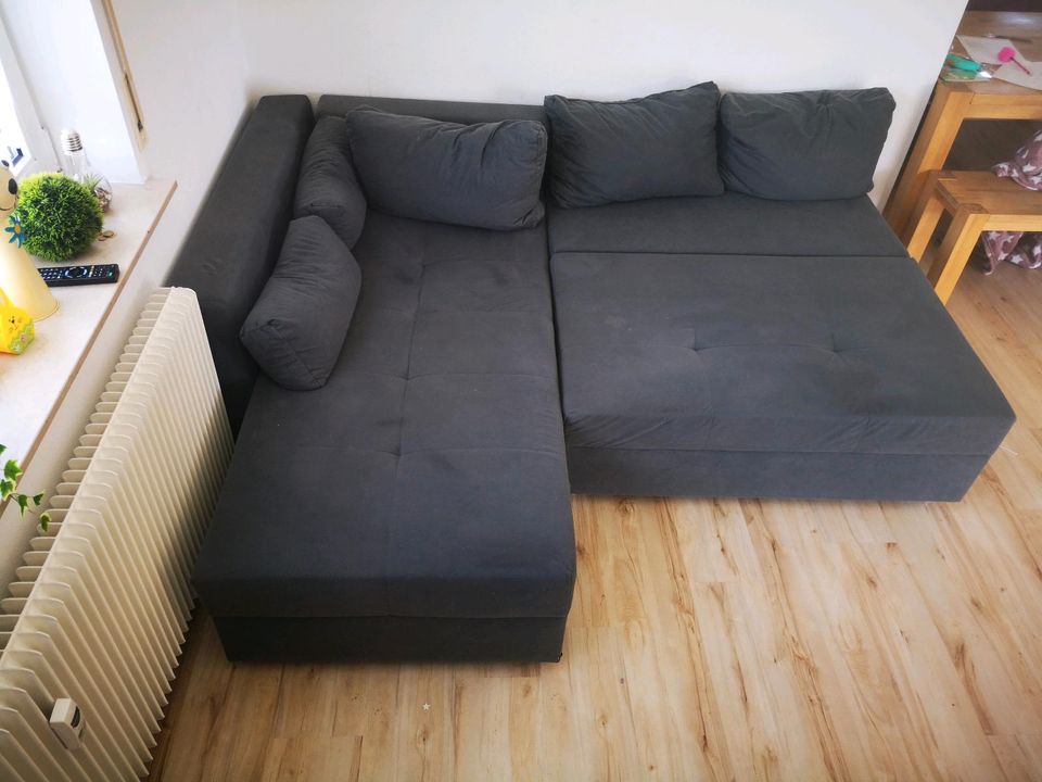 Sofa mit schlaffunktion. 2 Jahre alt. in Rudersberg