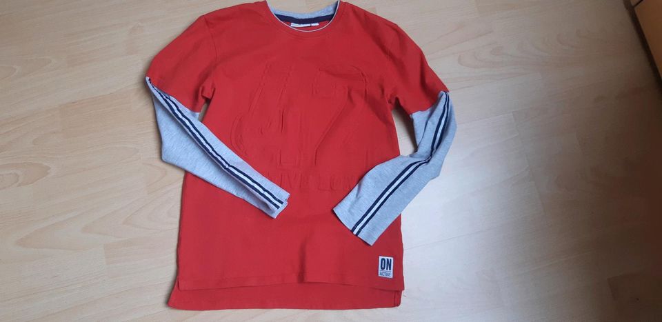 Langarmshirt 2x rot 134 /140 in Eggersdorf