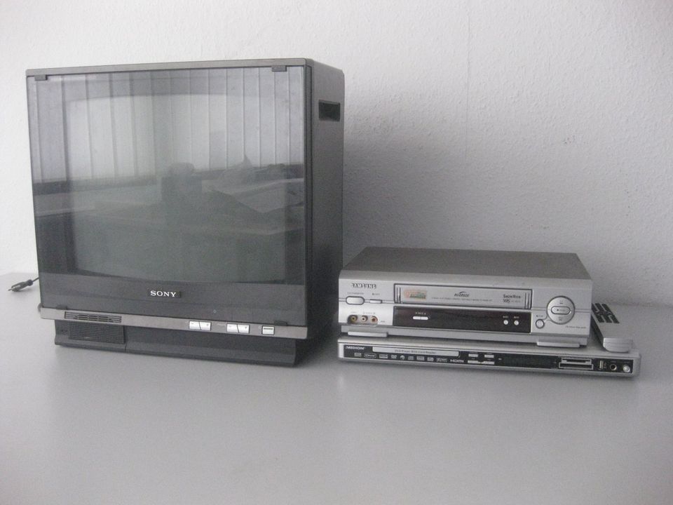 SONY Trinitron Color TV KV-1882EC - 1986 - Monitor 80er-Design in Bremen