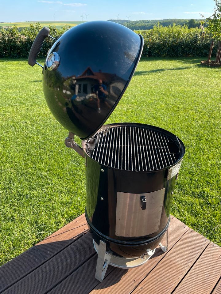 Weber Smokey Mountain Smoker/Cooker 47cm + Cayun Bandit Upgrade in Reichenberg