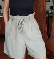 Shorts in der Größe 48, Farbe grün. Mit Bindeband Bonn - Duisdorf Vorschau