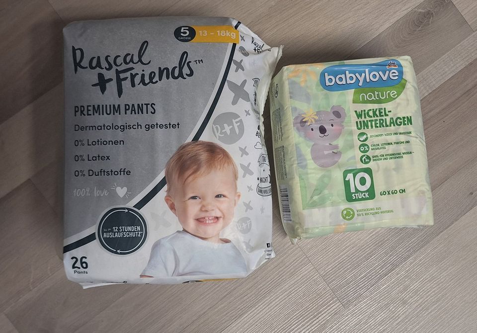 Rascal&Friends Premium Pants Größe 5 + Wickelunterlagen in Trittau