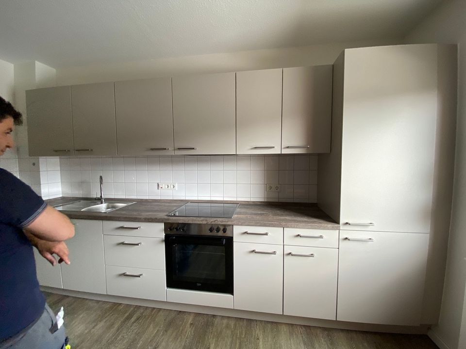 Küchenmontage/Möbelmontage/Transporten in Solingen