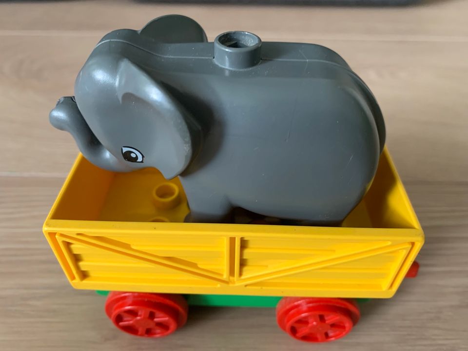 Lego Duplo Eisenbahn Elefant, 9-teilig in Düsseldorf