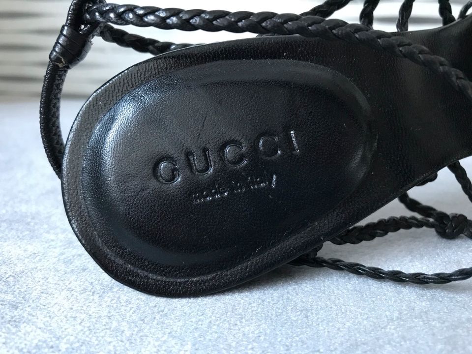 Wunderschöne verspielte Gucci Sandaletten Gr. 37, schwarz, NEU in München