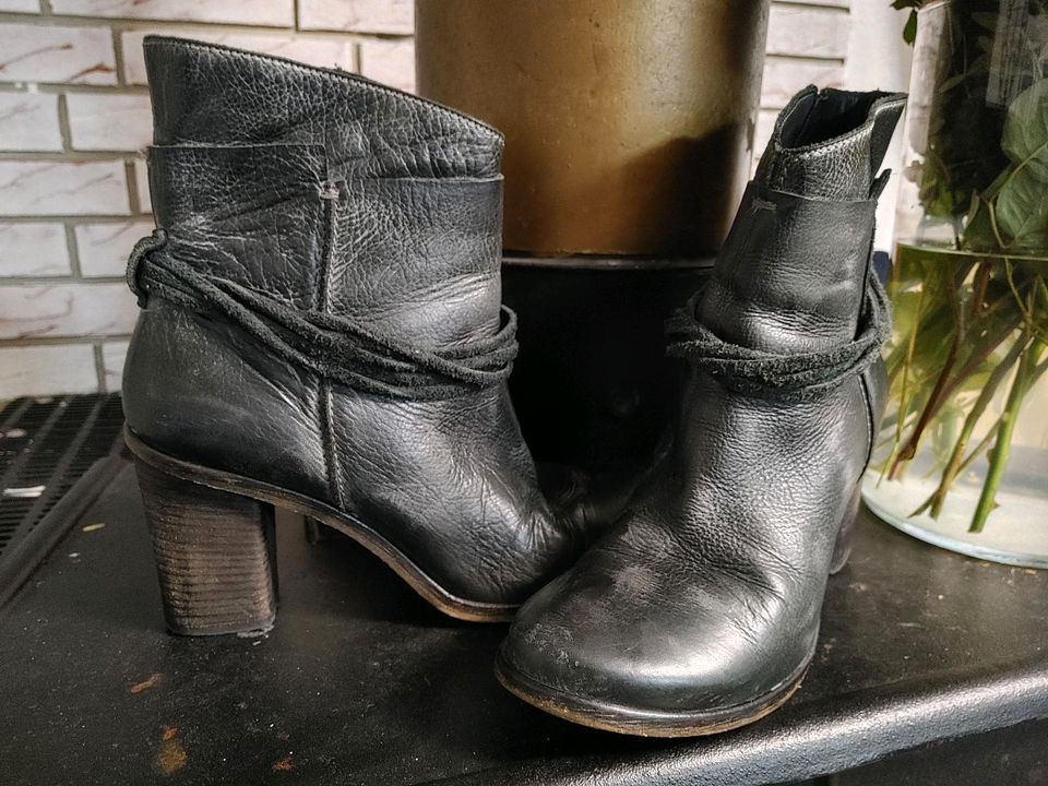 Donna Carolina Schuhe Stiefelletten Stiefel Gr 42 in Wetter (Ruhr)