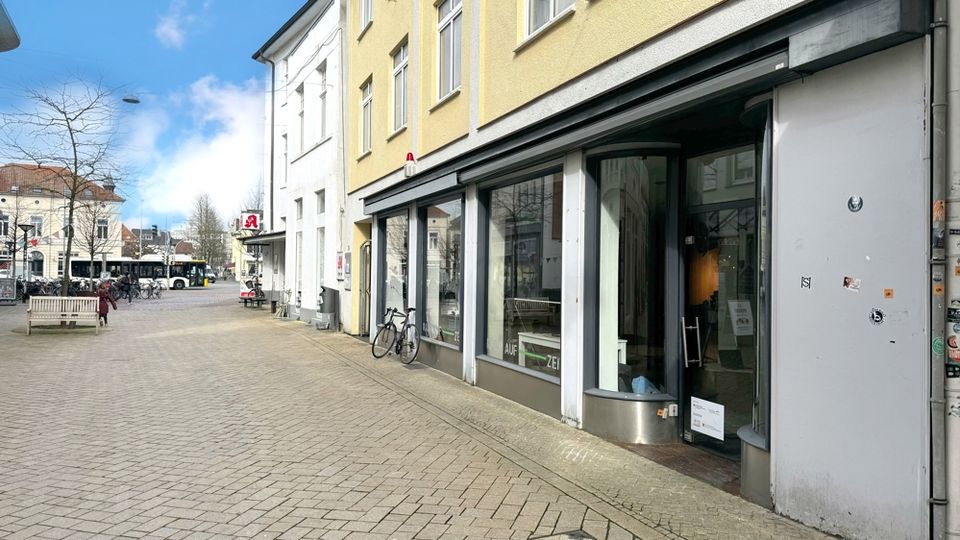 Direkt am Julius-Mosen-Platz! Attraktive Erdgeschoss-Ladenfläche in zentraler Innenstadtlage in Oldenburg