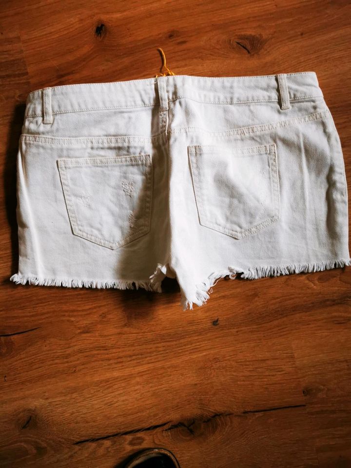 Vero Moda Short Größe 38 in Kaiserslautern