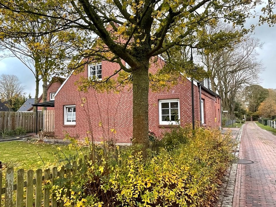 Zweifamilienhaus in idyllischer Lage von Moormerland-Tergast in Moormerland