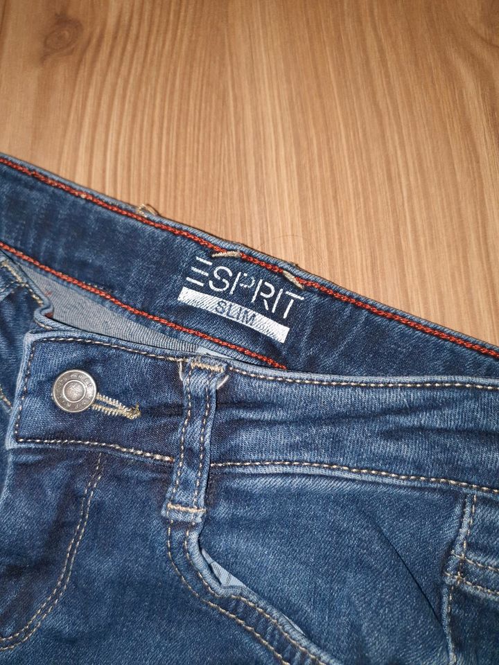 Jeans Esprit Größe 122 in Neunkirchen a. Brand