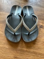 Flip flop Ipanema Zehentrenner Sandale Größe 30 schwarz Silber Niedersachsen - Rinteln Vorschau