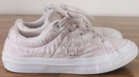 rosa Sneaker aus Wildleder von Converse One Star OX in 32 Frankfurt am Main - Nordend Vorschau