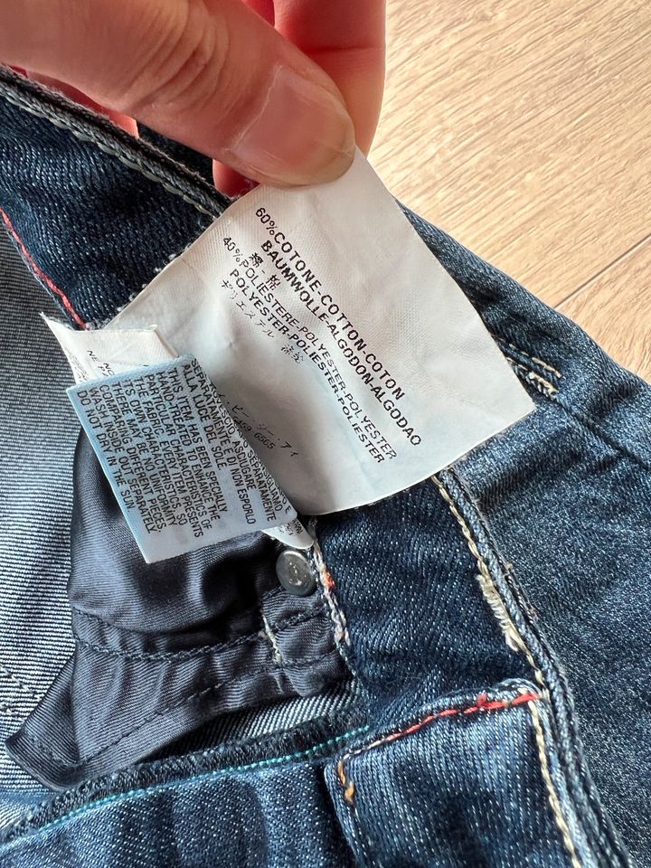 Replay Blue Jeans Modell Wendie 26/32 neuwertig in Meißenheim