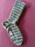 Selbstgestrickte Socken Größe 36/37 Niedersachsen - Nortmoor Vorschau