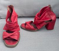 Mjus Riemen Sandaletten Größe 38 Blocksatz Pumps  High Heels Baden-Württemberg - Karlsruhe Vorschau
