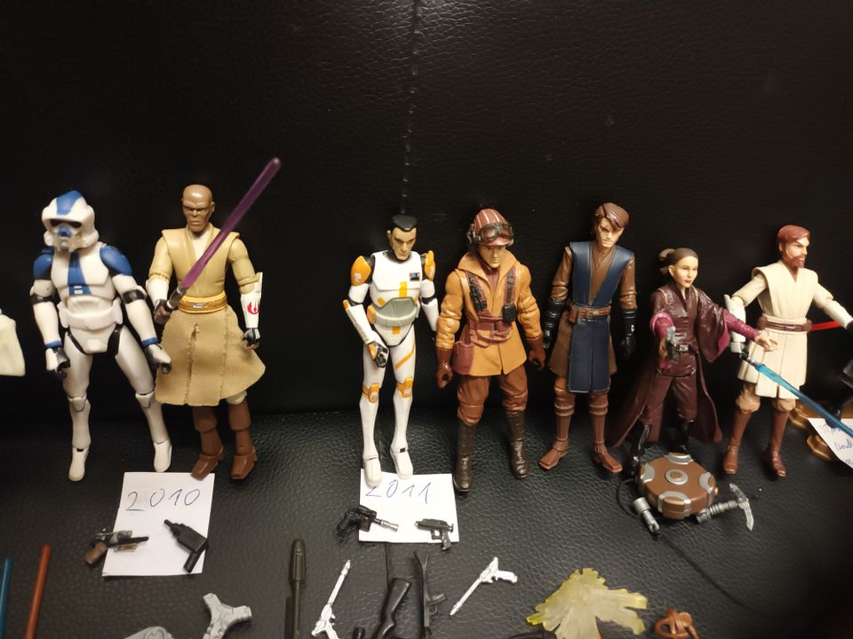 29x Star Wars Hasbro Figuren Sammlung + Zubehör in Mühlhausen