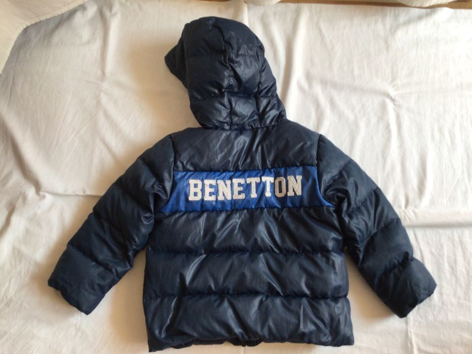 Benetton Daunenjacke Jacke Winterjacke echte Daune 104 Kapuze in Worms