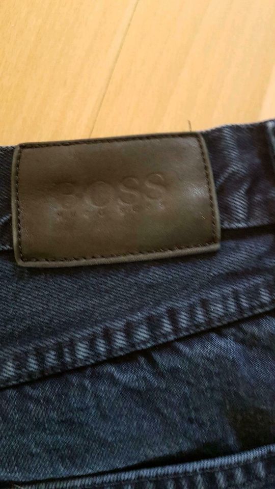 REDUZIERT! Boss: blaue Jeanshose, W:34, L:32 in Moers