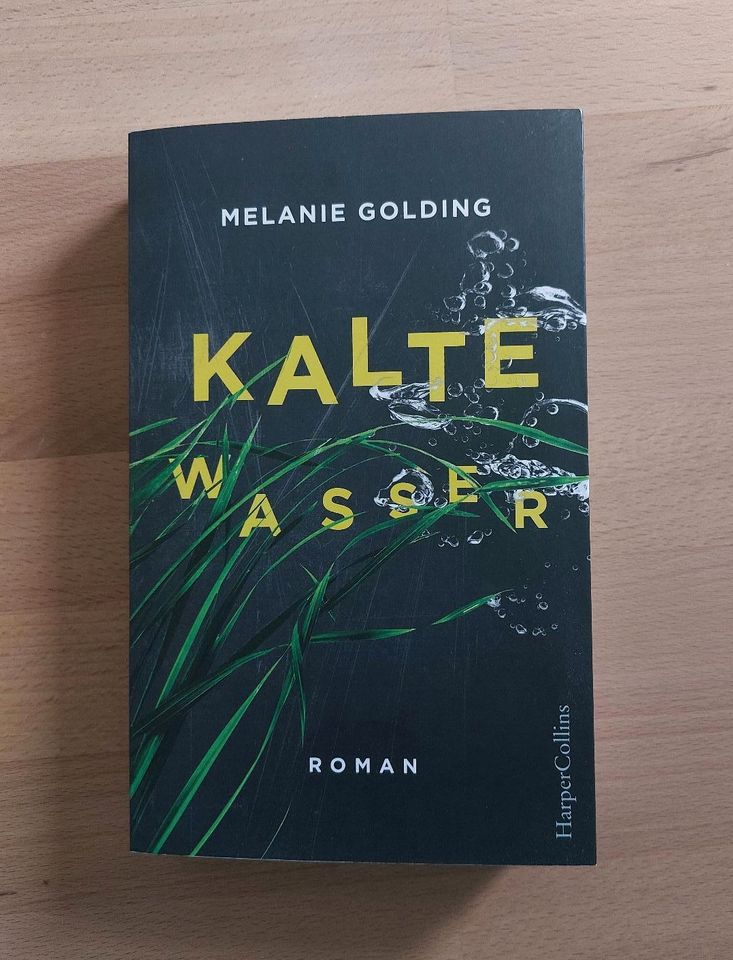 Kalte Wasser, Melanie Golding, Taschenbuch, sehr gut erhalten in Paderborn