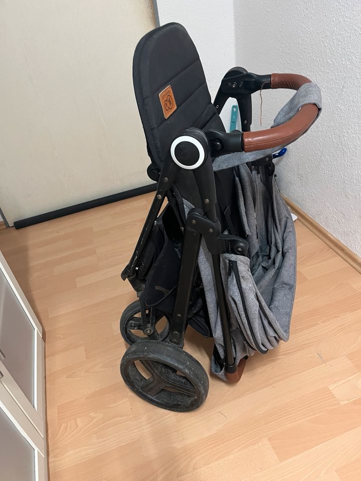 Kinderwagen in Kassel