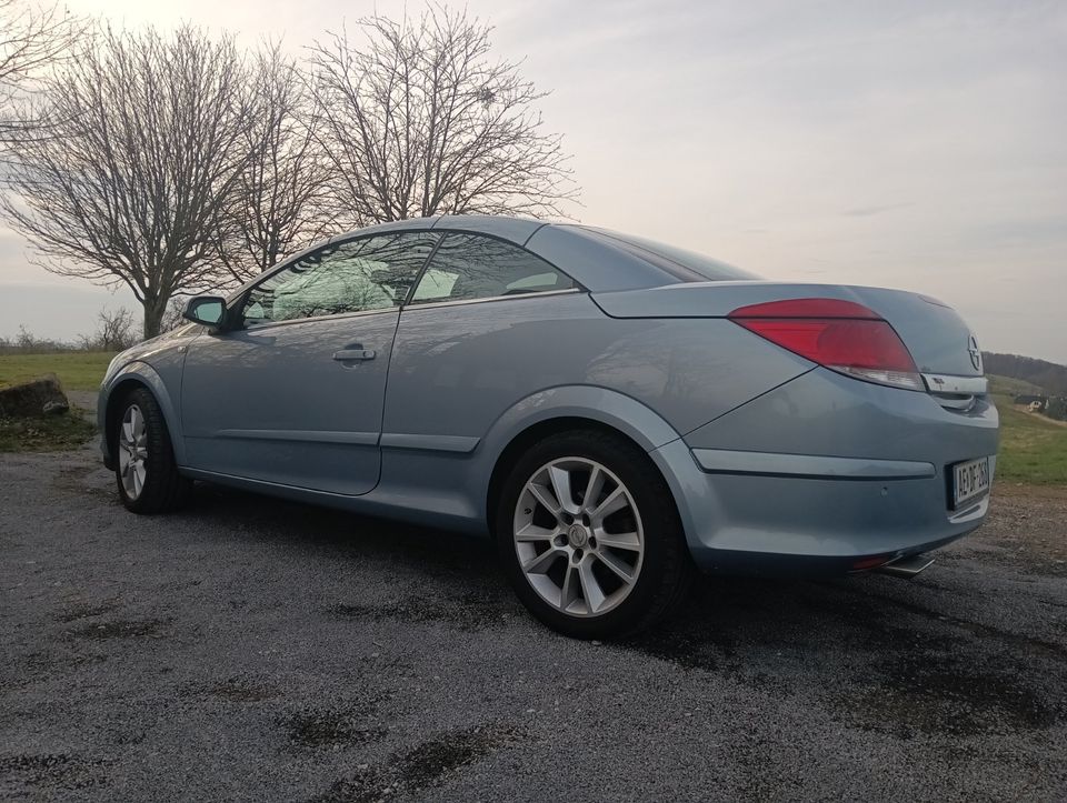 Opel Astra H TT Cabrio 87.800km Automatik AHK Klima Tempomat in Dingelstädt