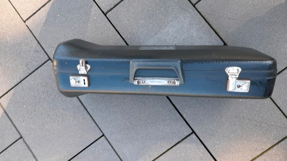 Blasinstrument Koffer mit 1 Schlüssel in Lage