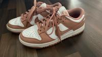 Nike Sneaker Turnschuhe Gr. 38,5 rosa weiß inkl. Karton Bayern - Schwarzenbruck Vorschau