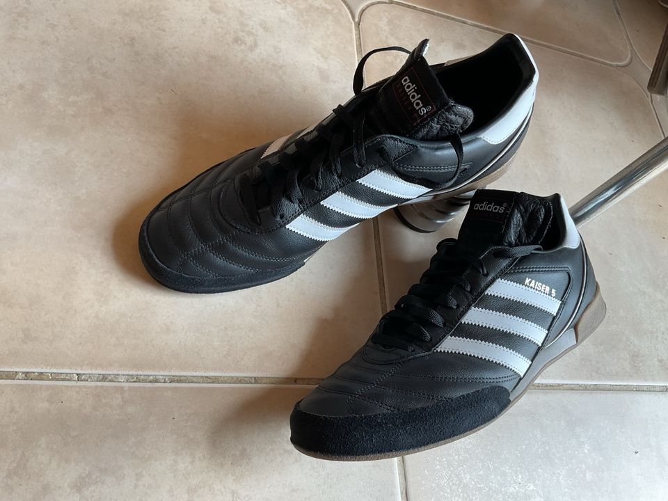 Adidas Sportschuhe fußball Kaiser 5 indoor Gr.48 in Riedstadt