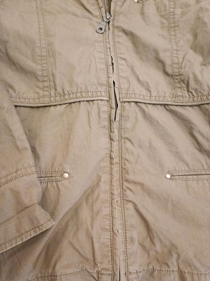 One one Windjacke Parka Jacke Kapuze Khaki Gr. 128 in Wichtshausen