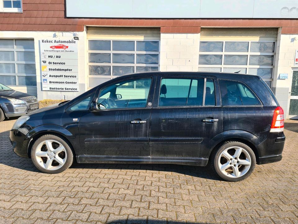 Opel Zafira ( 7 Sitze ) in Florstadt