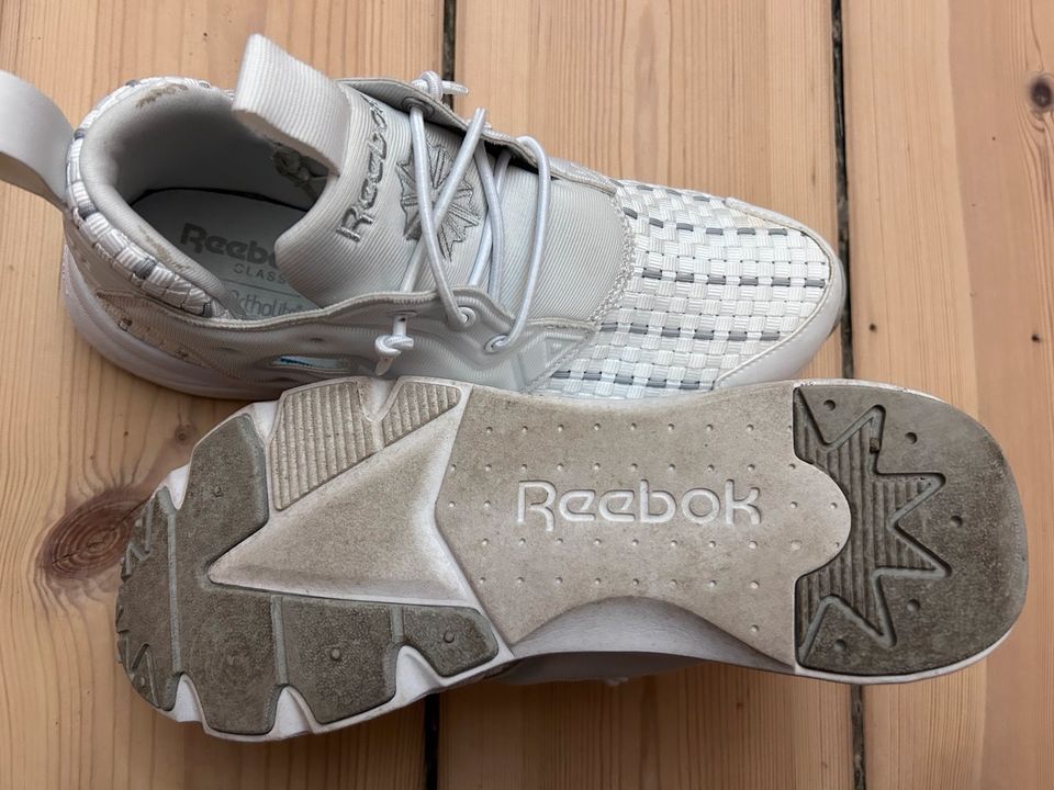 Reebok Damen Schuhe Sneaker Gr. 38 / US 7,5, Praxisschuhe in Angermünde