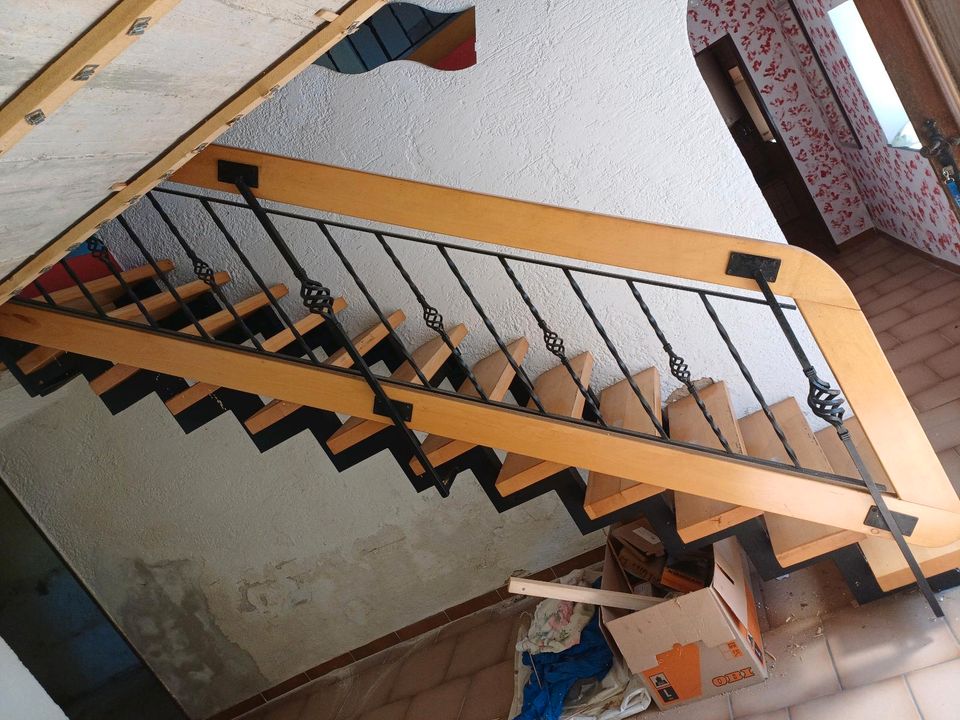 Treppe mit Geländer 2 stück in Runding