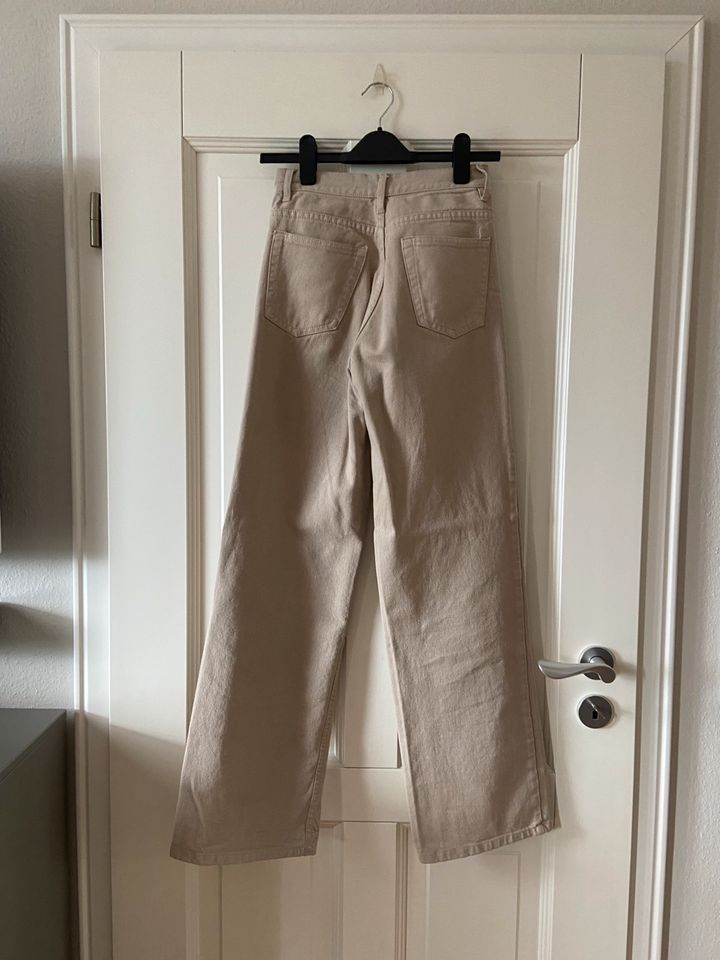 NEU Brandy Melville Jeans beige Gr.36/38 in Solingen