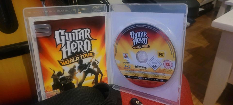 Guitar Hero World Tour Gitarre + Spiel. Wireless für Ps3 in Essen
