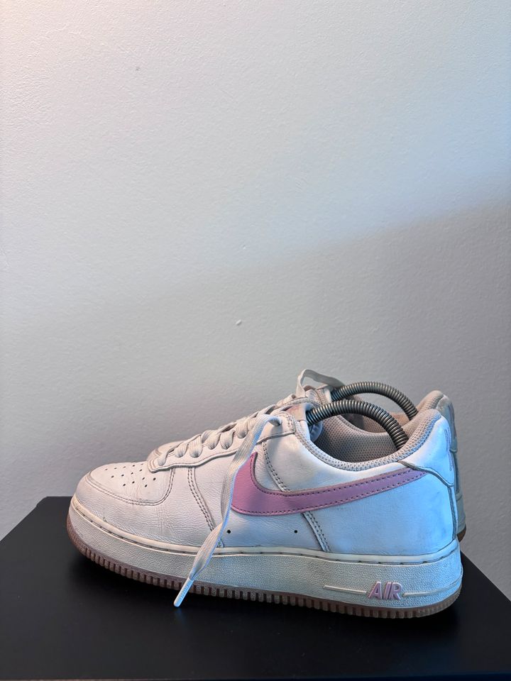 Nike Air Force 1 White/Pink in Berlin