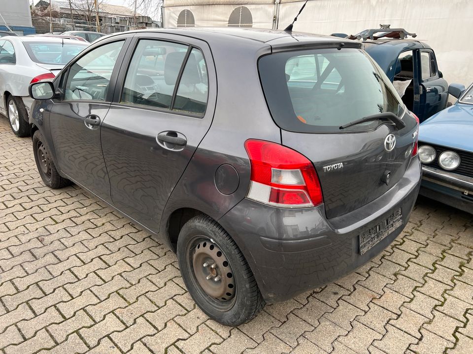 Schlachtfest Toyota Yaris Teile Autoteile KFZ TEILE ANKAUF !!! in Köln Vogelsang