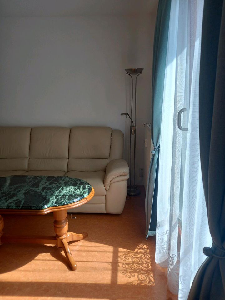 Echtleder Leder Sofa Couch elfenbein beige elektrisch verstellbar in Meißen