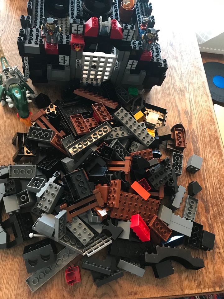 Ritterburg, Lego,  viele Teile,nicht vollständig in Kelkheim
